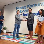 Penghargaan Pogau untuk dua wartawan Balairung dari Yogyakarta.